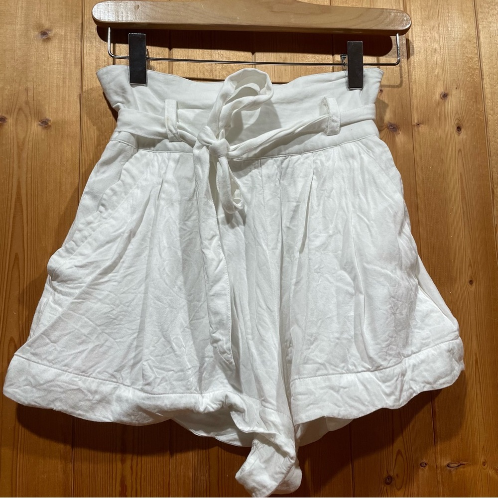 Finders Keepers Scalloped White Short
